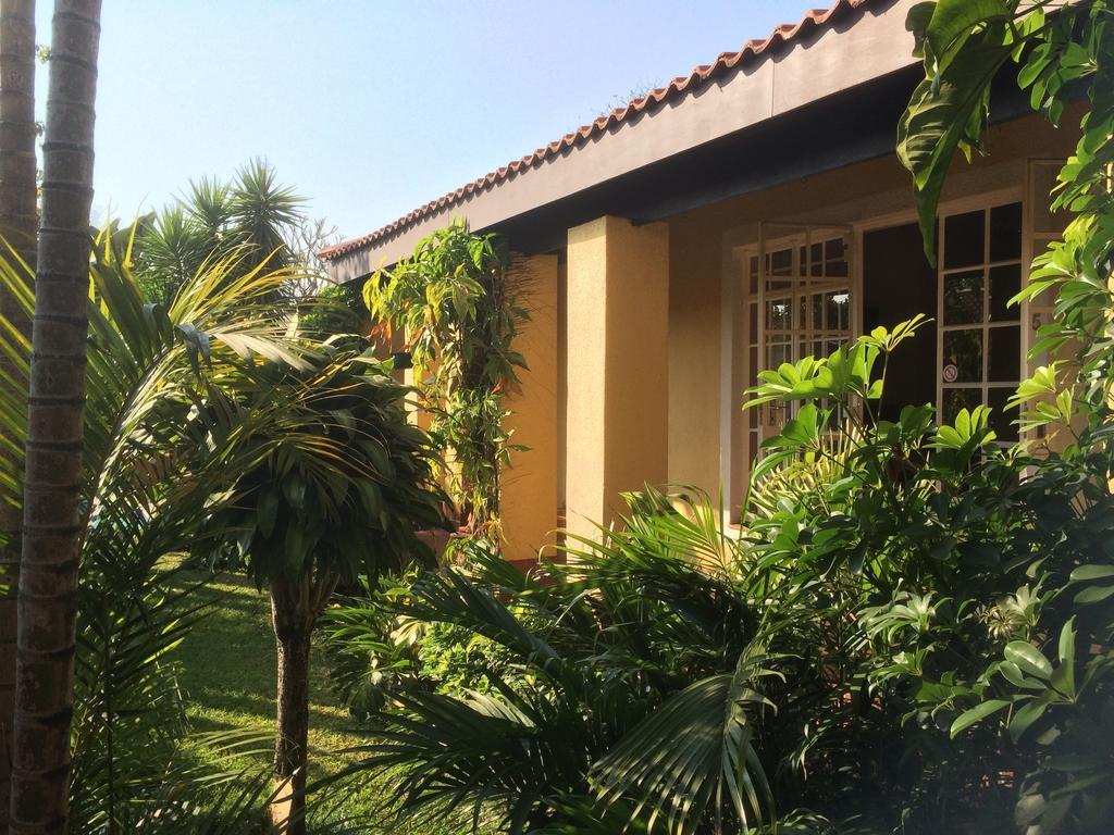 Auberge Guest Lodge Mbombela Kamer foto