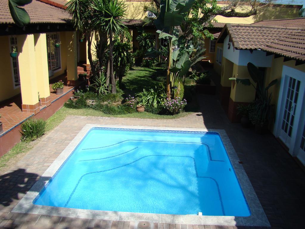 Auberge Guest Lodge Mbombela Buitenkant foto